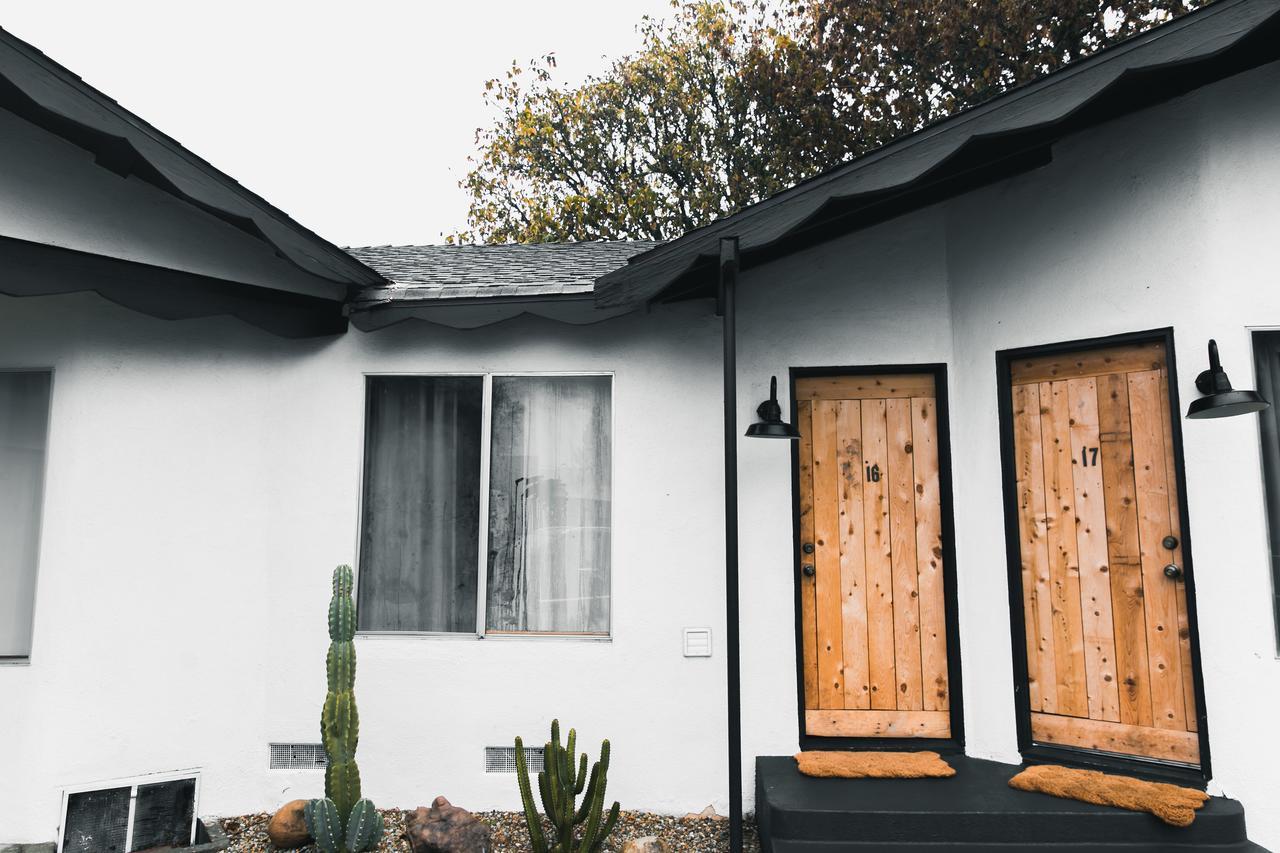 Alamo Motel 2*